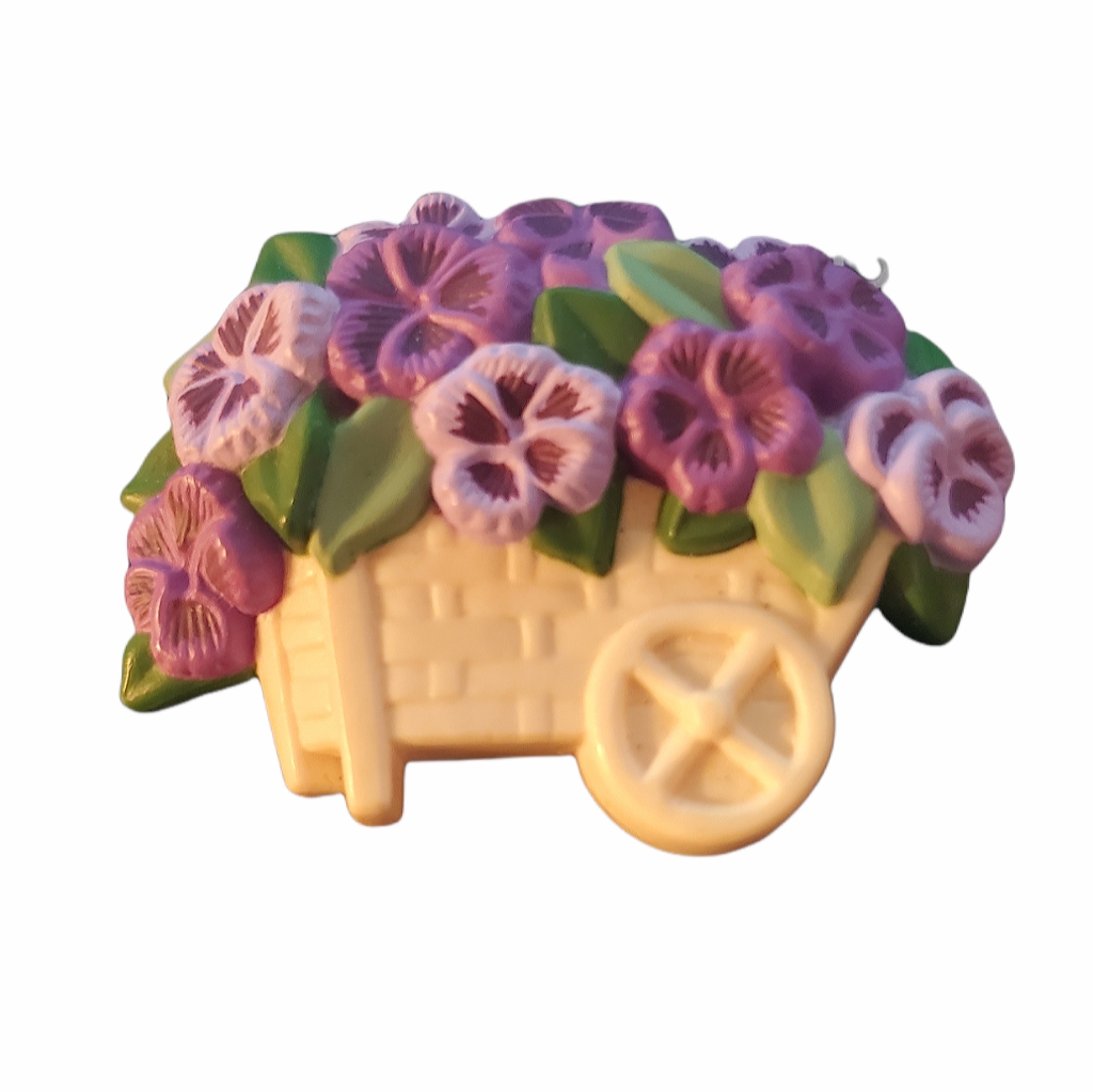 15 Hallmark Country Basket Cart Brooch Filled With Purple Flowers 10$